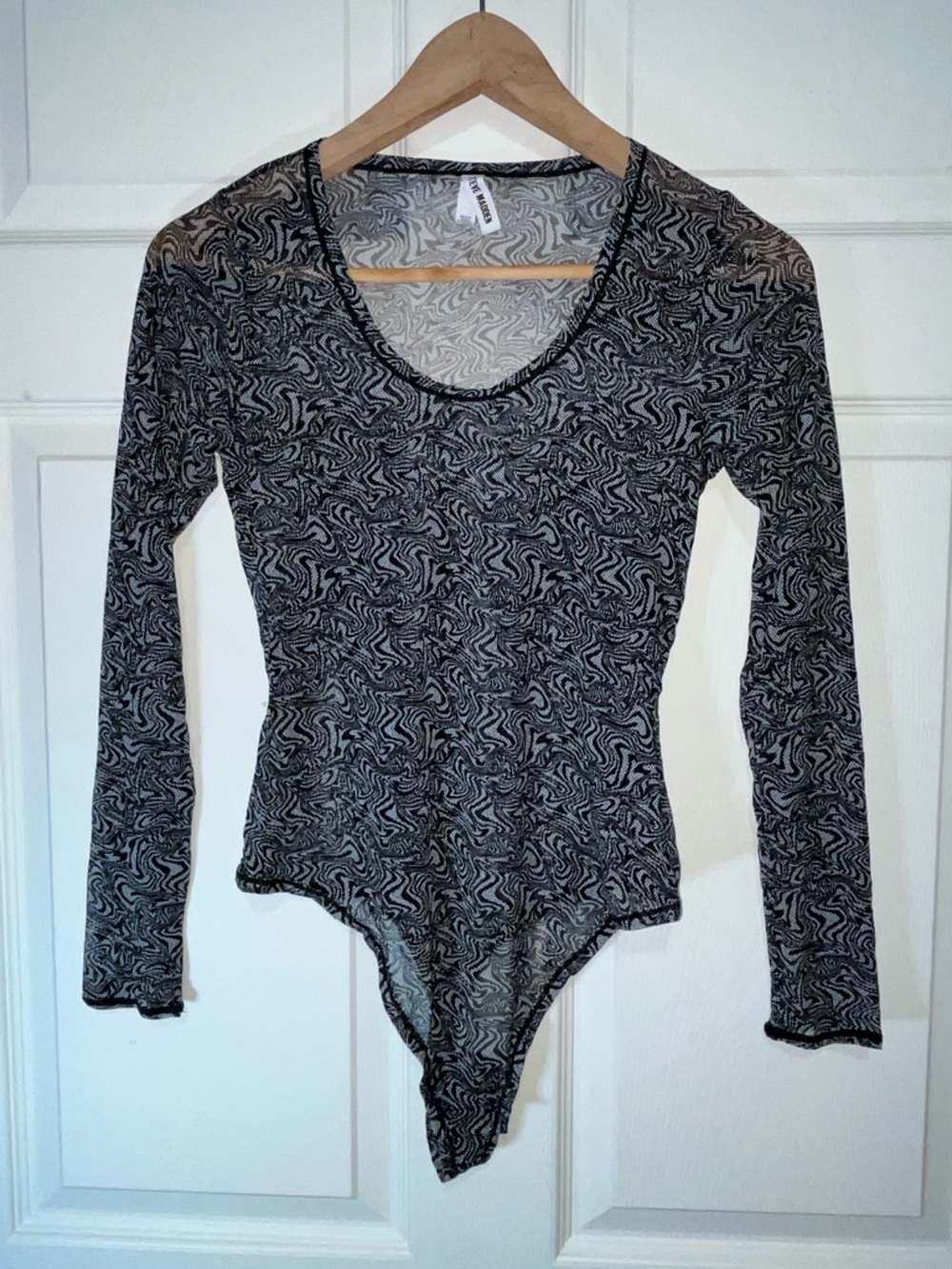 Steve Madden Black & White Swirl Long-Sleeve Bodysuit